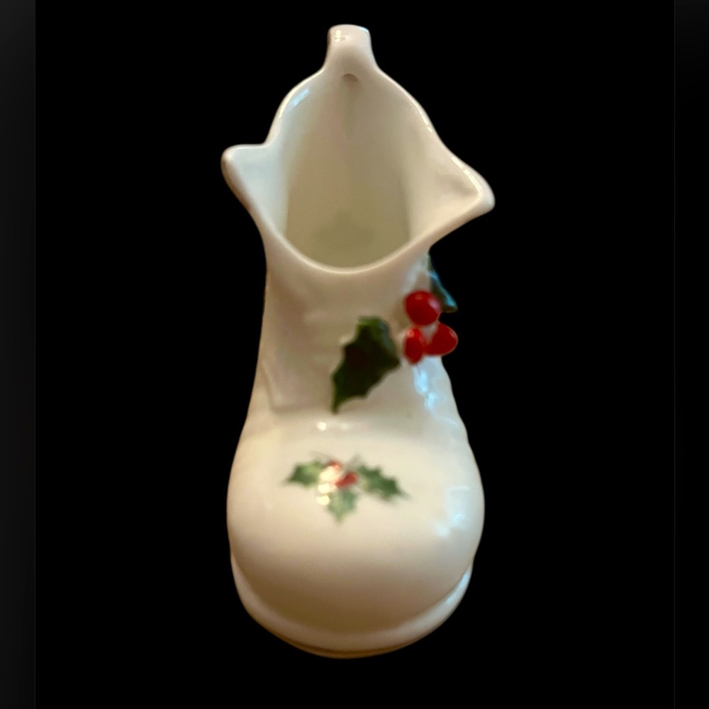 🎄🥾VTG Brinton Bone China Miniature Boot Holly Berries Christmas Shoe Figurine🎄 - Picture 2 of 6